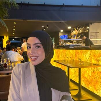 아미앵에 있는 베이비시터: Soraya