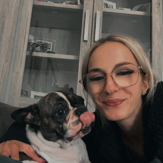 Babysitter in Kortemark: Monica