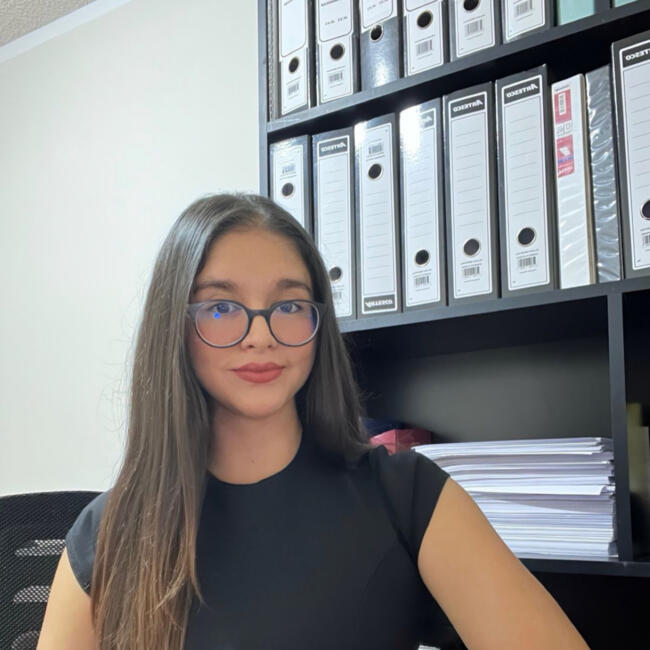 Trabajo para niñera en Chiclayo: Karen