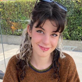 Babysitter em Almada: Martina