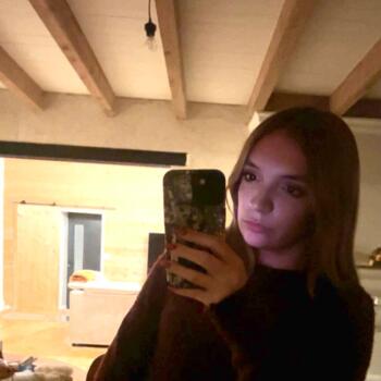 Babysitter Saint-Georges-des-Coteaux: Lea