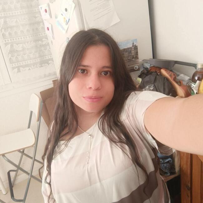 Babysitter in Cannes-Écluse: Loïsya