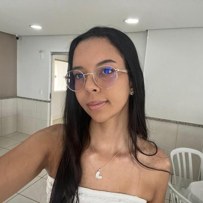 Babá em Goiânia: Giovana