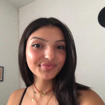 Baby-sitter in Caen: Luana