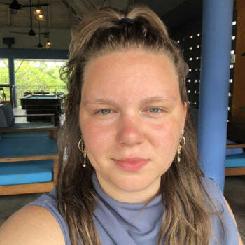 Babysitter in Budapest: Mirabel