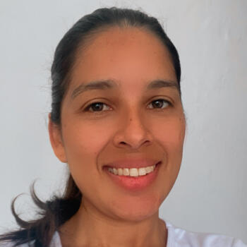 Babysitter in Barueri: Stephanie