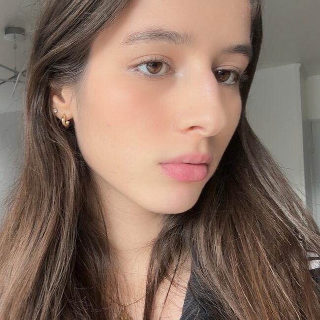 Babysitter in Paris: Manelle