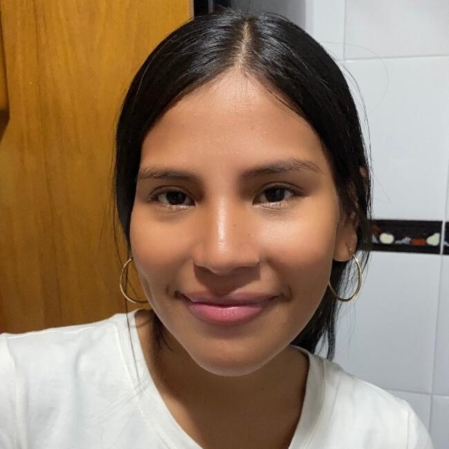 Canguro en Alcalá de Henares: Yakeli