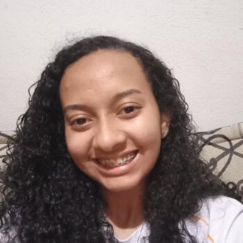 Babá Divinópolis: Emily