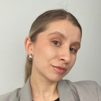 Babysitter in Olival Basto: Ольга