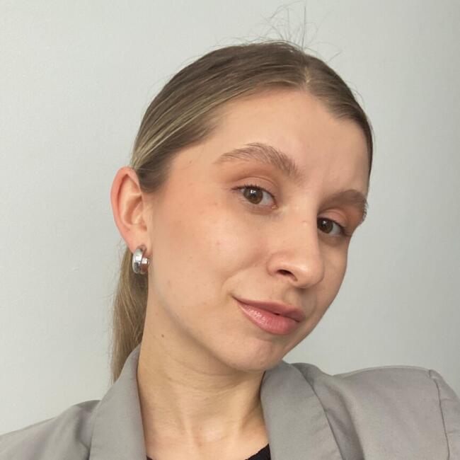 Babysitter in Olival Basto: Ольга