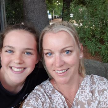 Babysitter Devenish: Courtney