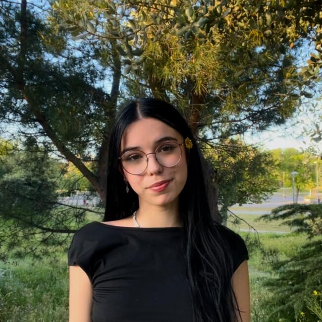 Baby-sitter in Coslada: Indira