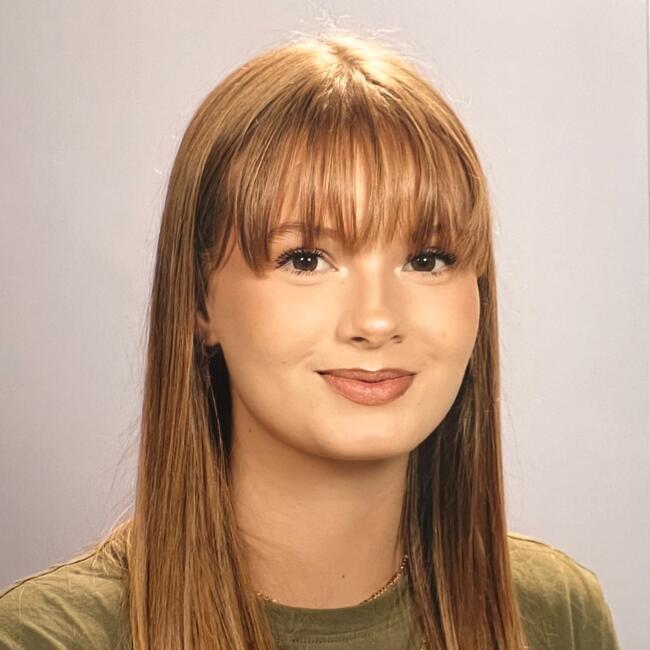 Babysitter in Trélazé: Lilyrose