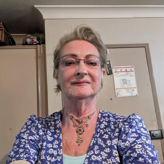 Babysitter in Bargara: Yvonne