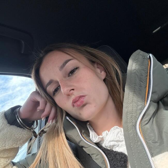 Babysitter in Rieux-Minervois: Célia