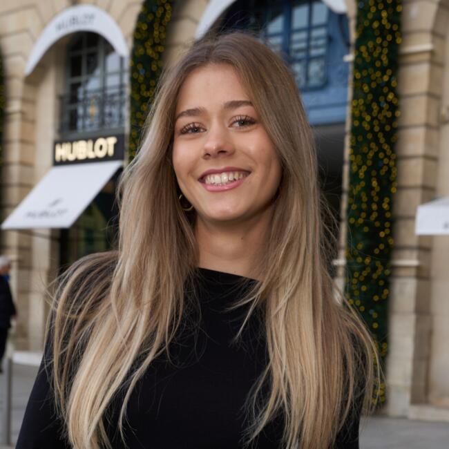 Babysitter in Paris: Lucy