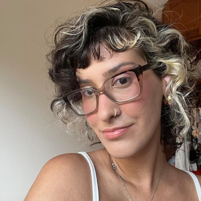 Babá em São Pedro da Aldeia: Júlia