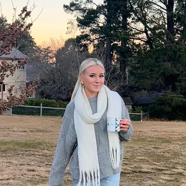 Babysitter in Sydney: Helena