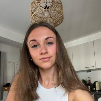 Babysitter Briey: Elyse