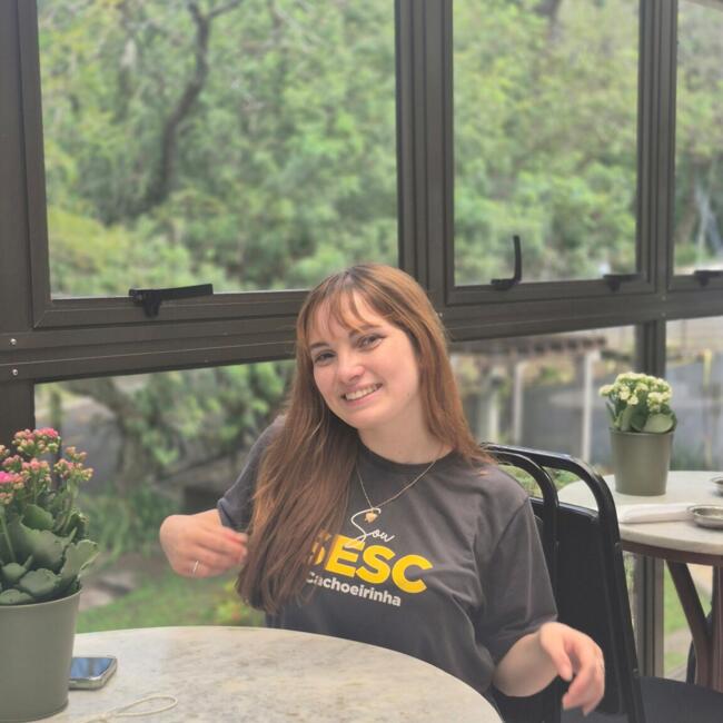 Babá em Cachoeirinha: Larissa