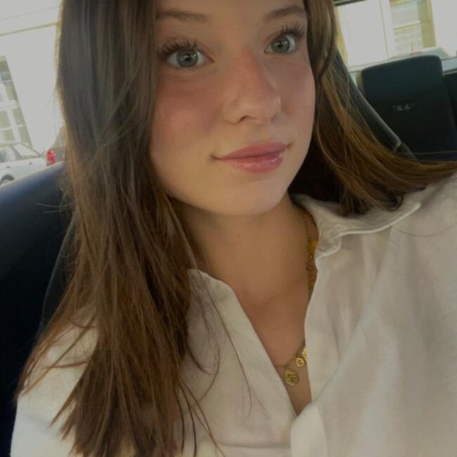 Babysitter in Poitiers: Charlotte