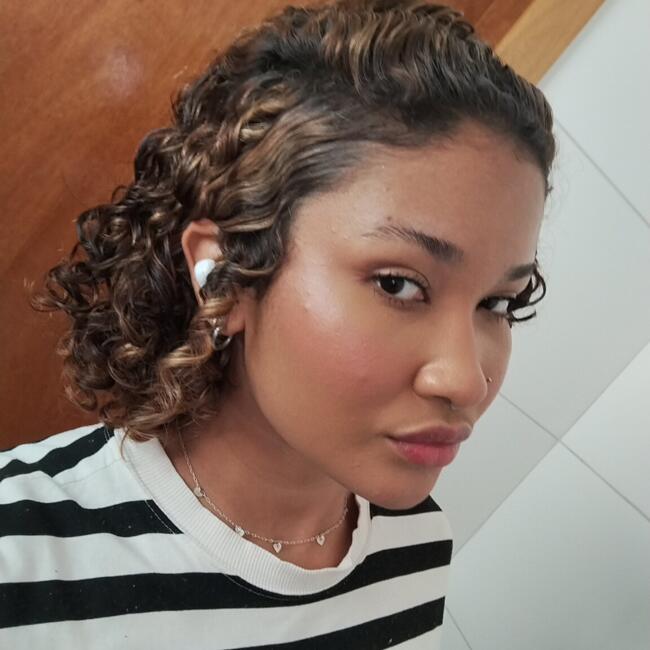 Babá em Palmas: Debora