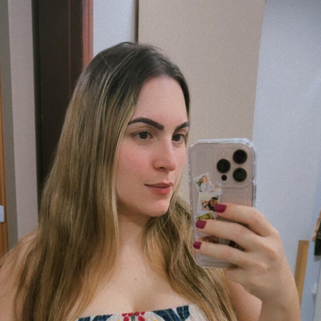 Babysitting job in Tangará da Serra: Larissa