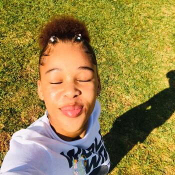 Babysitter in Brits: Analo