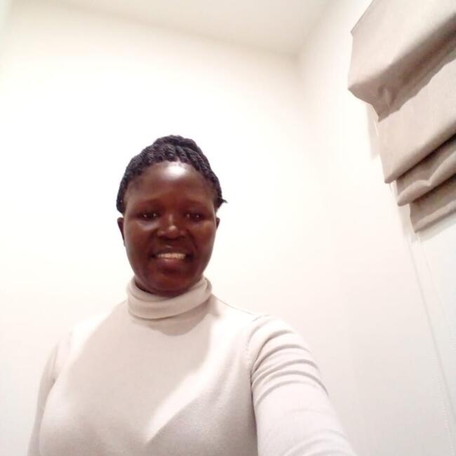 مربية أطفال في دبي: Sara