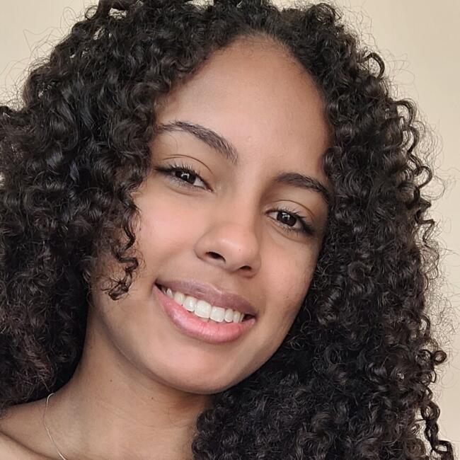 Babysitter in Uberlândia: Kamila