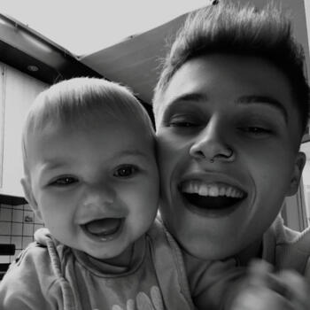 Baby-sitter Hamme: Stephanie