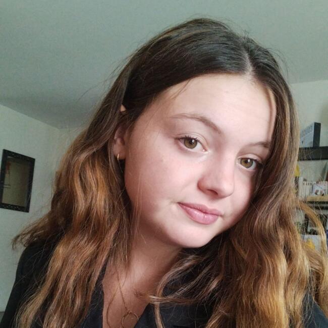 Babysitter in Roanne: Lisa
