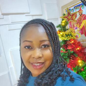 Babysitter Luton: Adenike