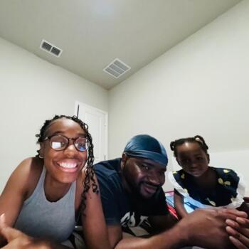 Babysitting job in Fort Worth: babysitting job Melisa