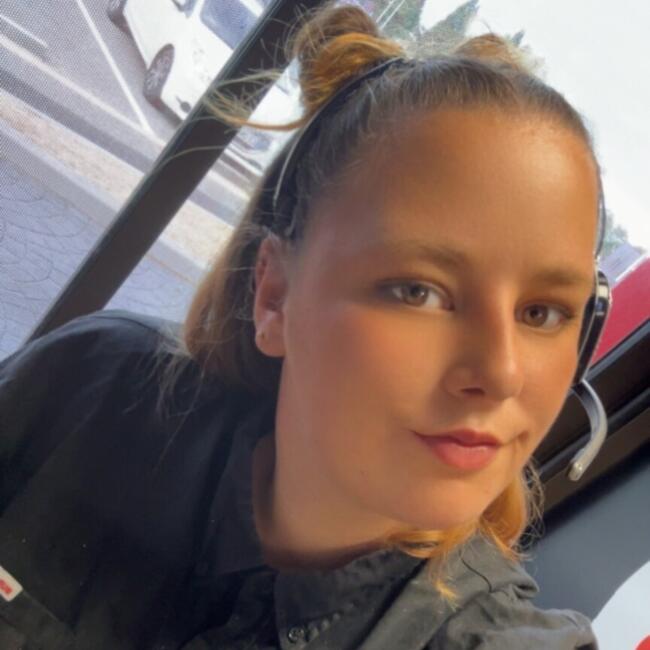 Babysitter in Saint-Nazaire: Sarah