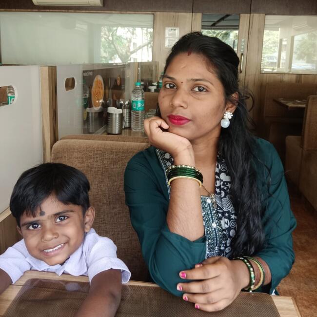 बम्बई में बेबीसिटर: Sayli