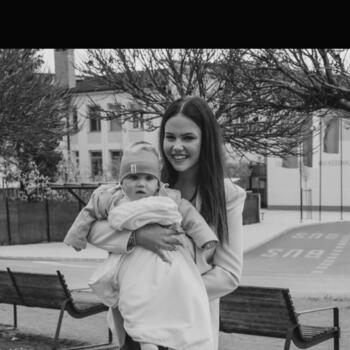 Babysitter Rafolče: Trina