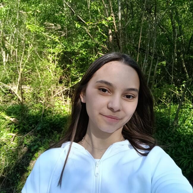 Babysitter in Saint-Romain-en-Gal: Laura