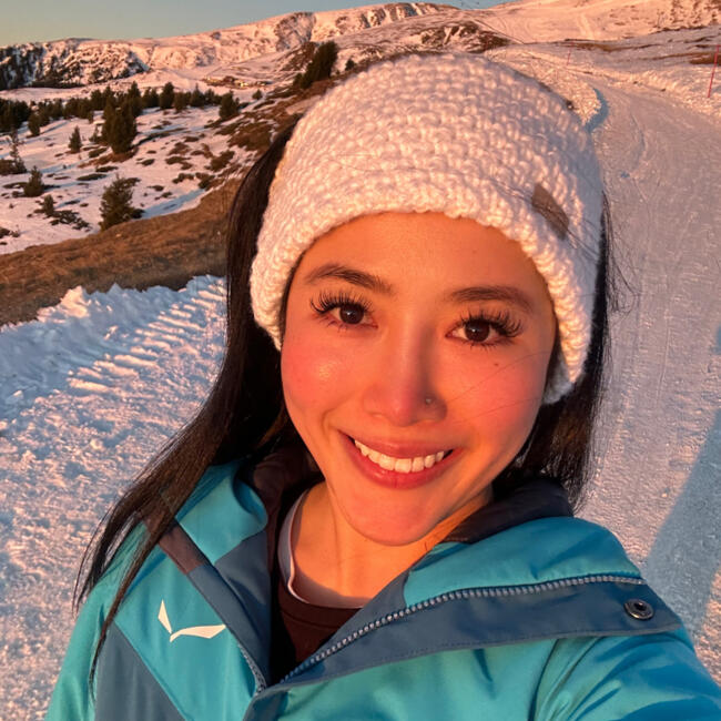 Babysitter in Bristol: Lily