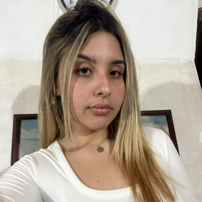 Babysitter in Pilar: Martina