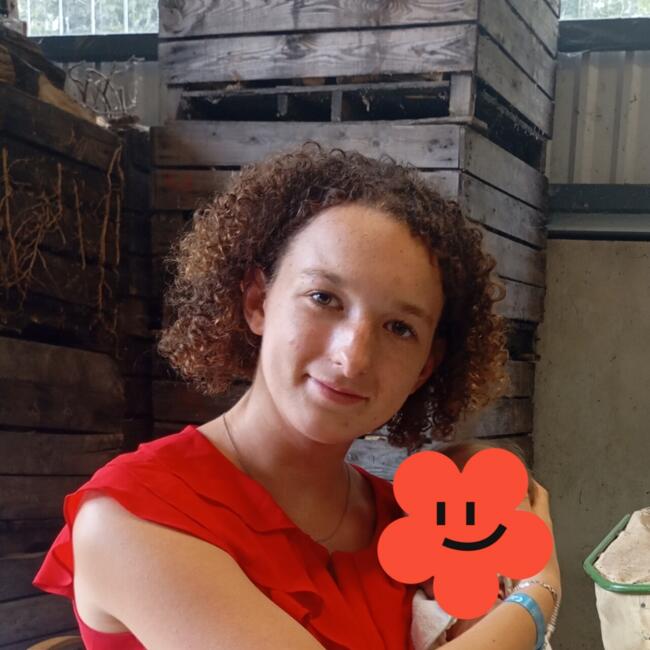 Babysitter in Épinouze: Adeline