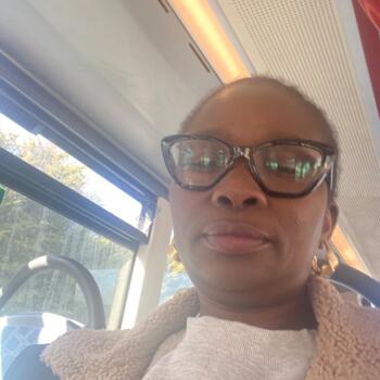 Babysitter em Drogheda: Elizabeth