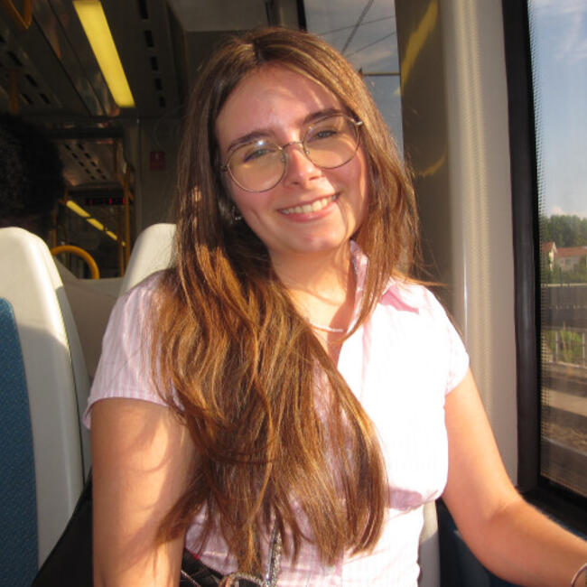 Babysitter in São Tiago de Custoias: Beatriz