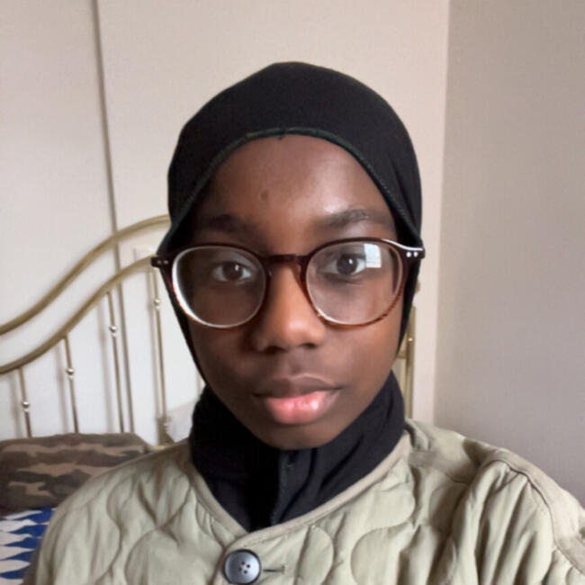 Babysitter in Châtillon: Bintou