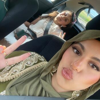 Babysitter in Auxerre: Khadidja