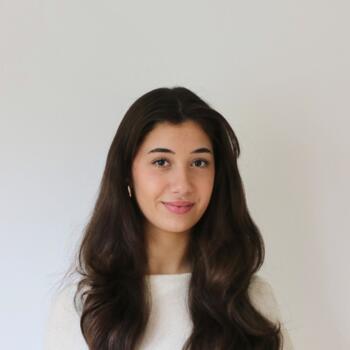 Babysitter in Paris: Chedine