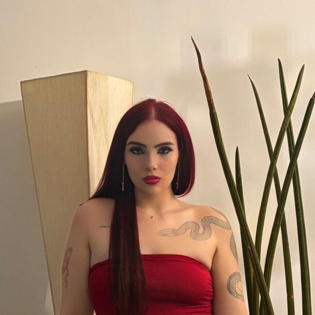 Babysitter in Praia Grande: Nicole