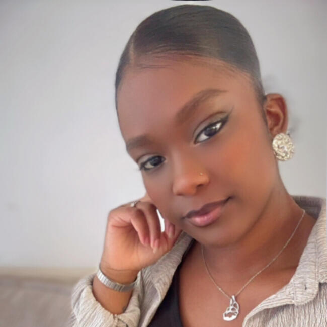 Babysitter in Corquilleroy: Emilie