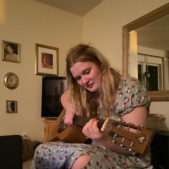 Babysitter in North Vancouver: Bailey